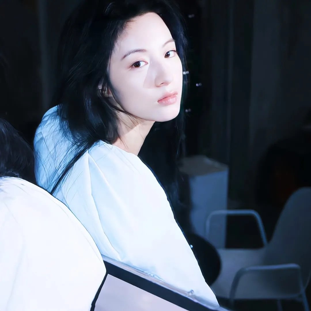 美女蛇岛求生